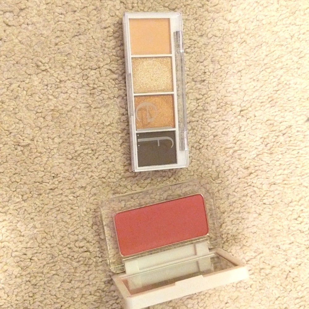 Eyeshadow and blush bundle